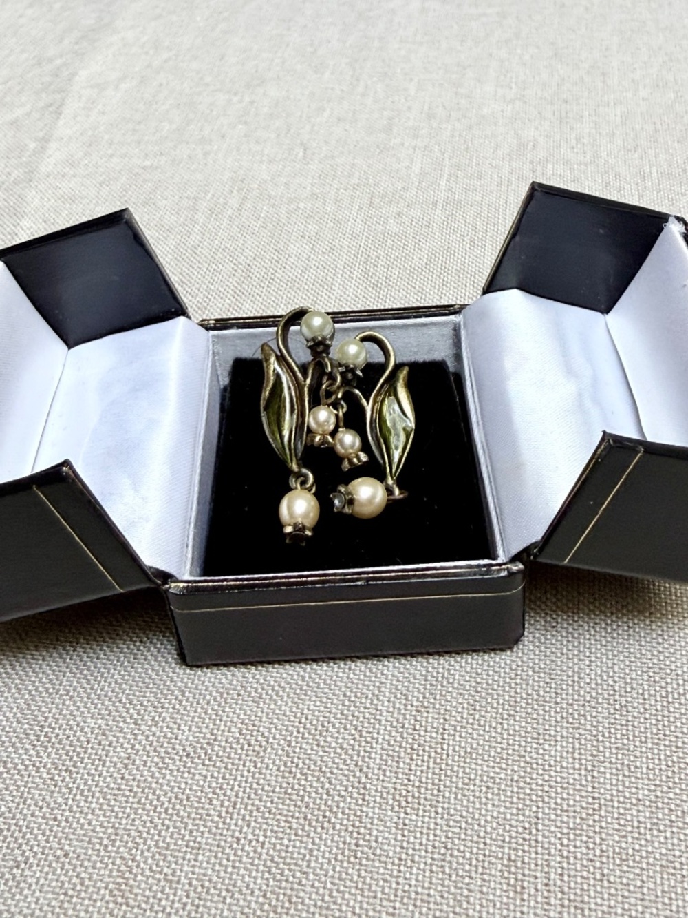 Lily of the Valley Art Nouveau Pearl Flower Wedding Earrings In Original Box - Picture 8 of 8